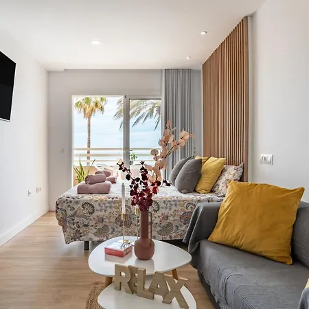 Beach Front Holiday Studio Fuengirola Exterior photo
